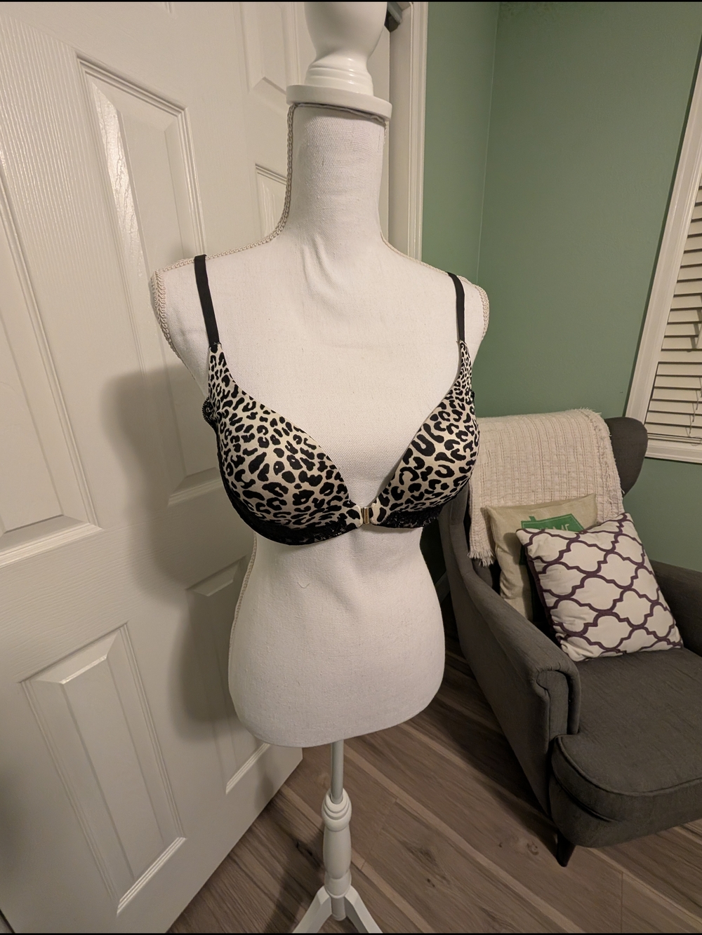 Victoria's Secret Black & Cream Leopard Push-Up Bra